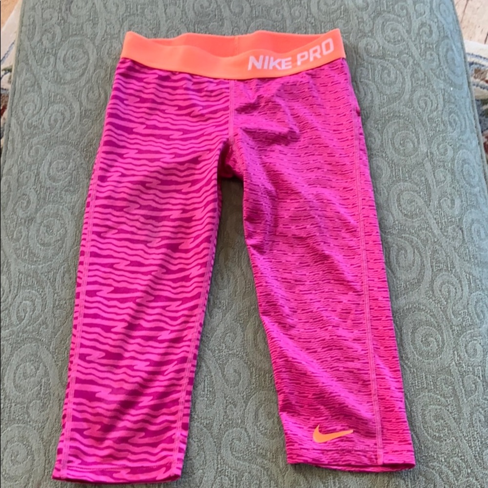 Girls Nike Capri size M
